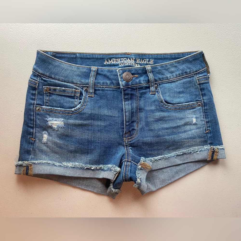 American Eagle Super Stretch X Low Rise Shorts Size 4